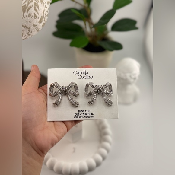 ✨ Camila Coelho Bow Shoe Clips – Cubic Zirconia Sparkle ✨ - Picture 5 of 6